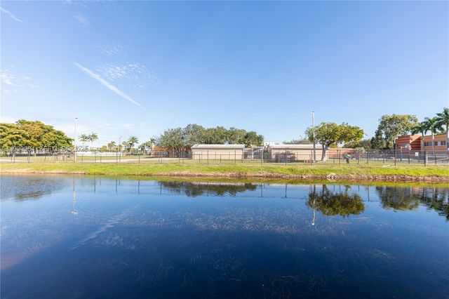 3990 NW 42nd Ave 106, Lauderdale Lakes, FL 33319