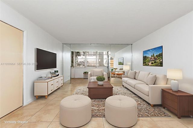 3990 NW 42nd Ave 106, Lauderdale Lakes, FL 33319