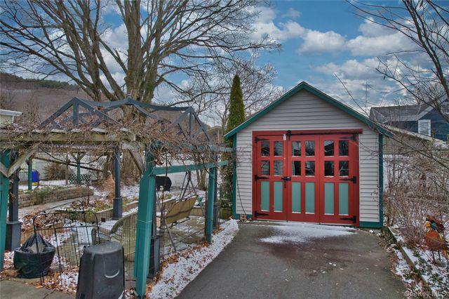 37 Holbrook Street, Port Jervis, NY 12771