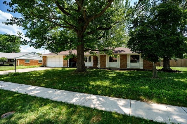 320 Camborne Drive, Englewood, OH 45322