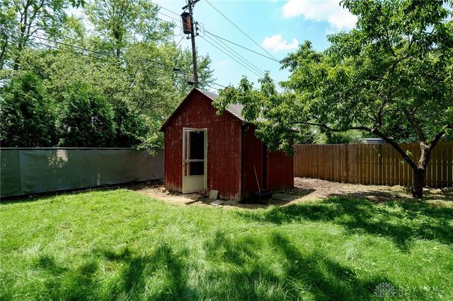 320 Camborne Drive, Englewood, OH 45322