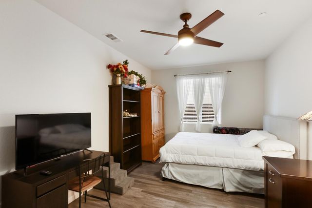 10092 Avocado Way, Elk Grove, CA 95757