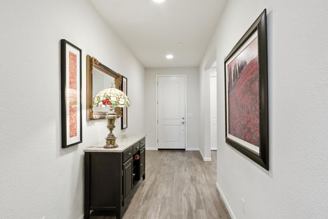 10092 Avocado Way, Elk Grove, CA 95757