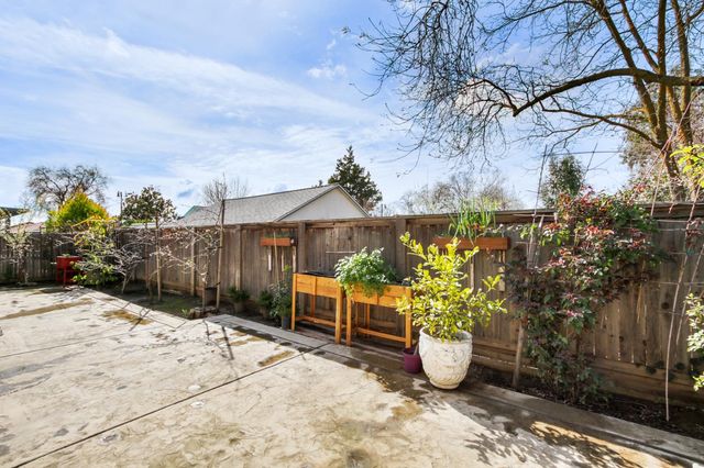 10092 Avocado Way, Elk Grove, CA 95757