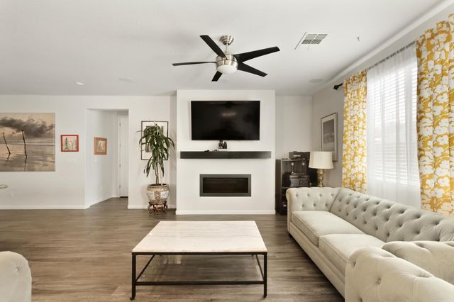 10092 Avocado Way, Elk Grove, CA 95757