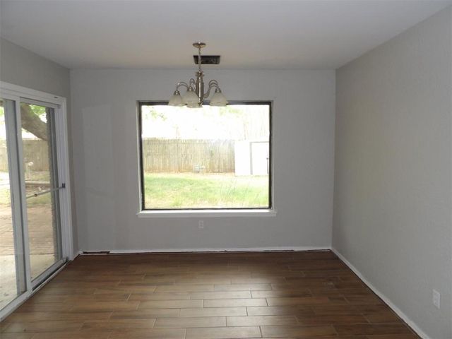 121 Loch Lane, Yukon, OK 73099