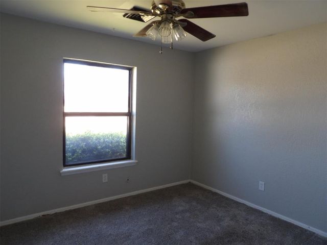 121 Loch Lane, Yukon, OK 73099