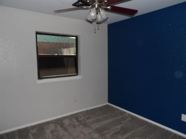 121 Loch Lane, Yukon, OK 73099