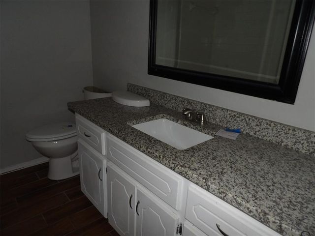 121 Loch Lane, Yukon, OK 73099