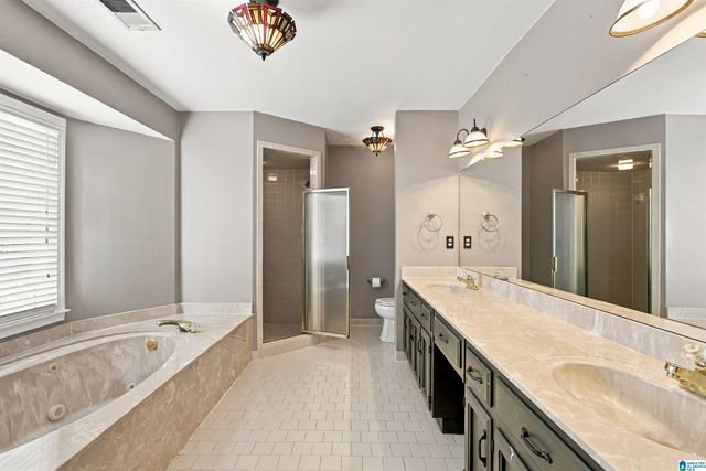 1952 CAHABA CREST DRIVE, Birmingham, AL 35242