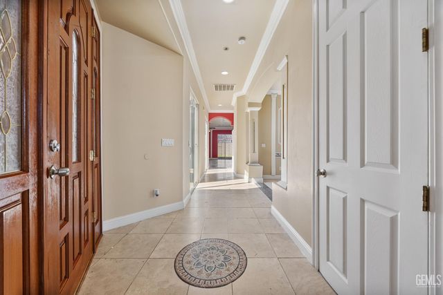 3727 Park Mountain Drive, Bakersfield, CA 93308