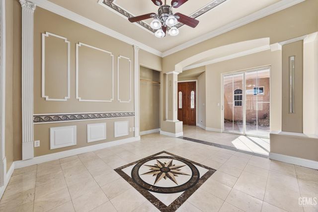 3727 Park Mountain Drive, Bakersfield, CA 93308