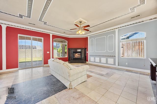 3727 Park Mountain Drive, Bakersfield, CA 93308