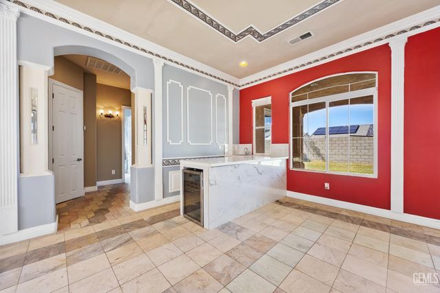 3727 Park Mountain Drive, Bakersfield, CA 93308