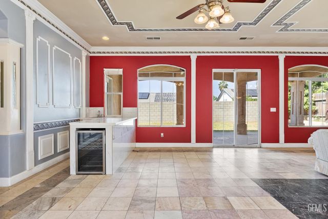 3727 Park Mountain Drive, Bakersfield, CA 93308