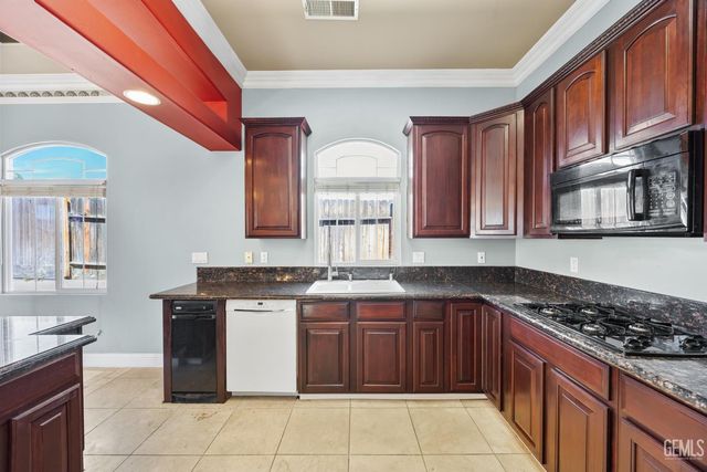 3727 Park Mountain Drive, Bakersfield, CA 93308