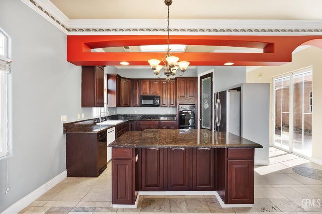 3727 Park Mountain Drive, Bakersfield, CA 93308