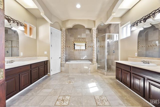 3727 Park Mountain Drive, Bakersfield, CA 93308