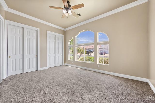 3727 Park Mountain Drive, Bakersfield, CA 93308