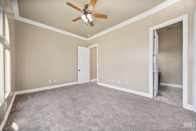 3727 Park Mountain Drive, Bakersfield, CA 93308