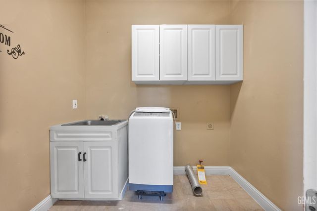 3727 Park Mountain Drive, Bakersfield, CA 93308