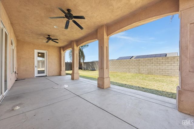 3727 Park Mountain Drive, Bakersfield, CA 93308