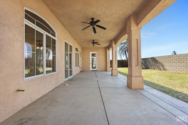 3727 Park Mountain Drive, Bakersfield, CA 93308