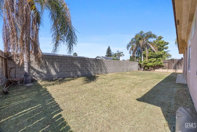 3727 Park Mountain Drive, Bakersfield, CA 93308