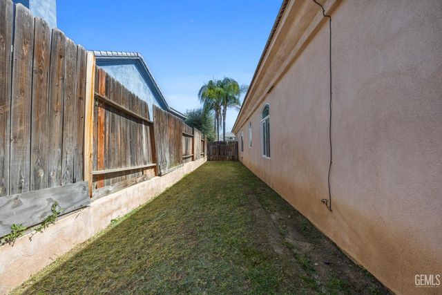 3727 Park Mountain Drive, Bakersfield, CA 93308