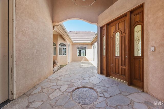 3727 Park Mountain Drive, Bakersfield, CA 93308