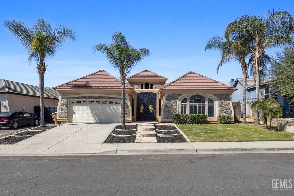 3727 Park Mountain Drive, Bakersfield, CA 93308