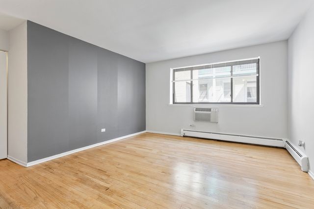 6758 N Sheridan Avenue 438, Chicago, IL 60626