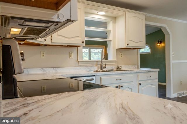 273 SMEACH DR, Hanover, PA 17331