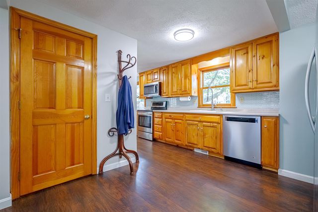 1 Bretton Drive, Merrimack, NH 03054