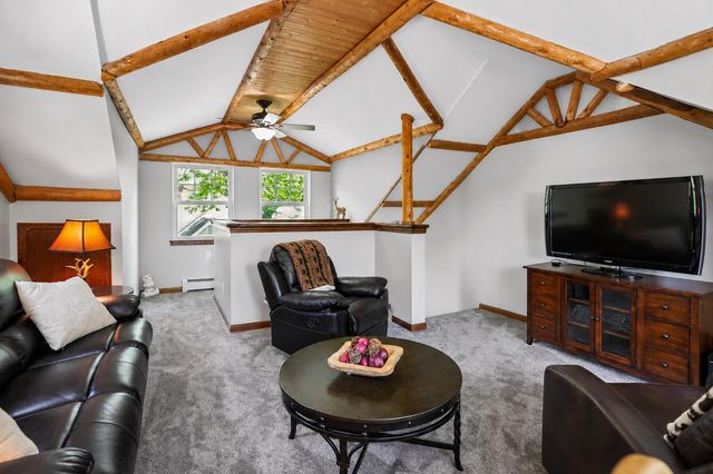 6 SUMMIT AVE, Berlin, NJ 08009