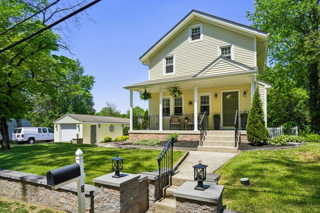 6 SUMMIT AVE, Berlin, NJ 08009