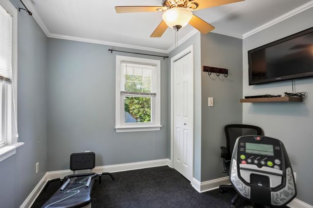 6 SUMMIT AVE, Berlin, NJ 08009