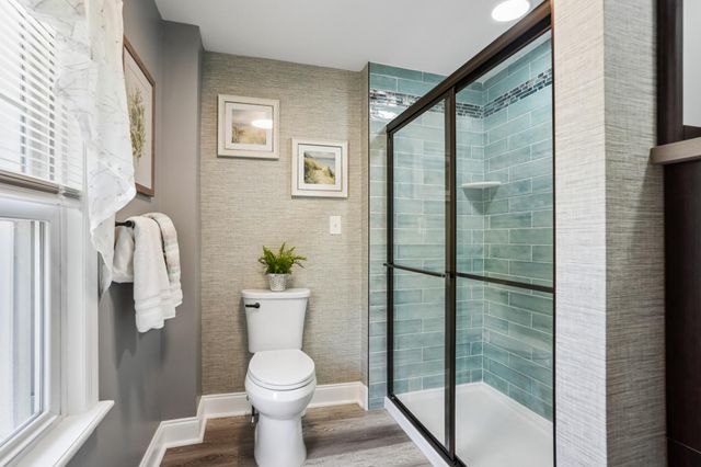 6 SUMMIT AVE, Berlin, NJ 08009