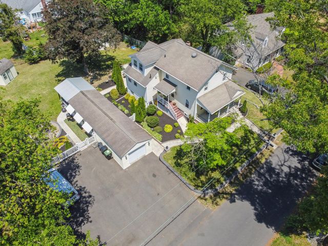 6 SUMMIT AVE, Berlin, NJ 08009