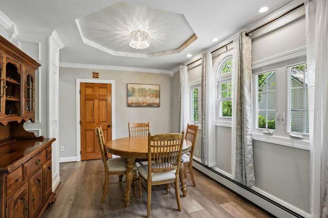 6 SUMMIT AVE, Berlin, NJ 08009