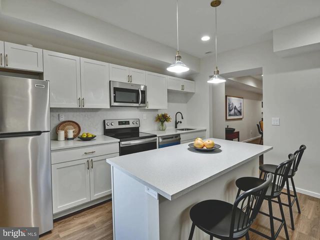 2114 CLIFTWOOD AVE, Baltimore, MD 21213