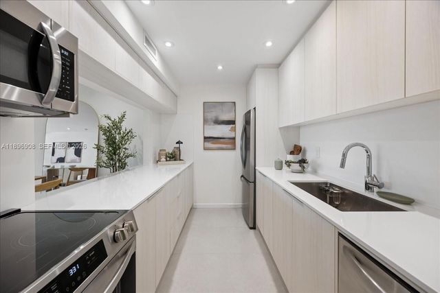 155 Ocean Lane Drive 302, Key Biscayne, FL 33149