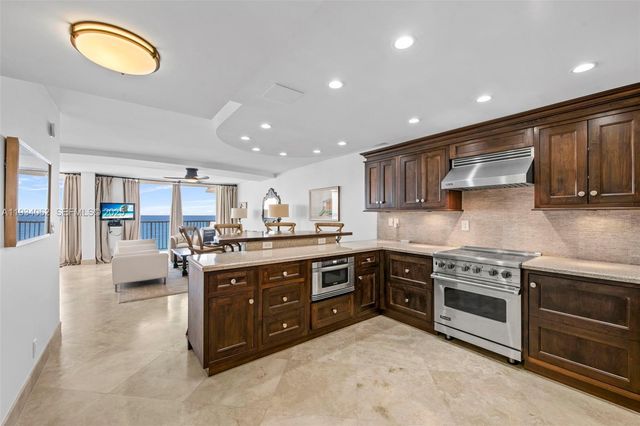 400 N Surf Rd 905, Hollywood, FL 33019