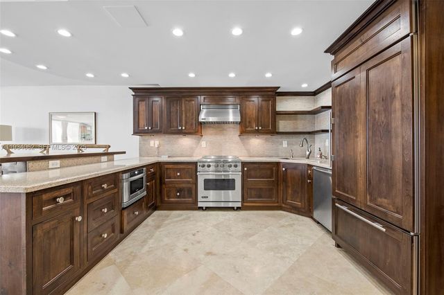 400 N Surf Rd 905, Hollywood, FL 33019