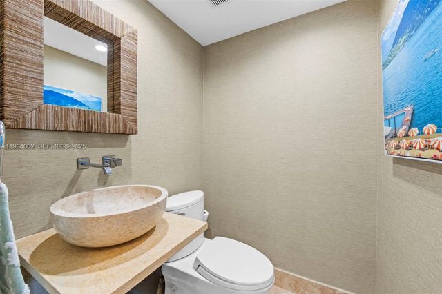 400 N Surf Rd 905, Hollywood, FL 33019