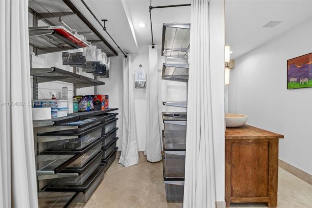 400 N Surf Rd 905, Hollywood, FL 33019