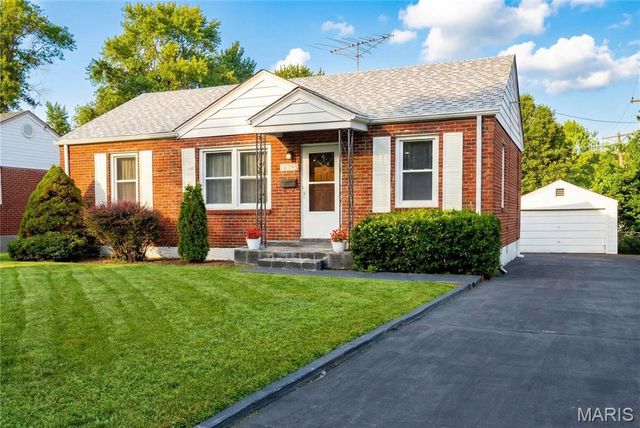 1250 S New Florissant Road, Florissant, MO 63031