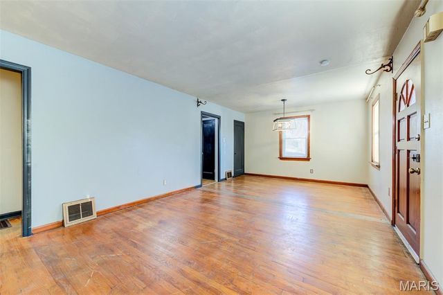 1250 S New Florissant Road, Florissant, MO 63031