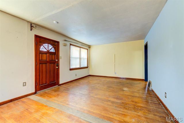 1250 S New Florissant Road, Florissant, MO 63031