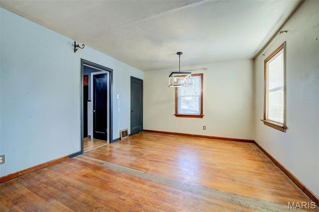 1250 S New Florissant Road, Florissant, MO 63031